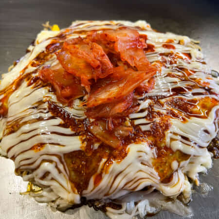 旨辛キムチ焼き｜広島市中央区でお好み焼きのテイクアウト・デリバリーならお好み焼き一銭白島店